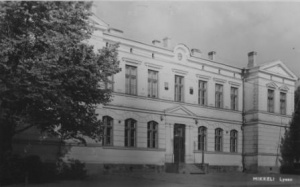 Mikkelin Lyseon rakennus valmistui 1877 ja tuhoutui talvisodan pommituksessa 1940. Kuva: MKM